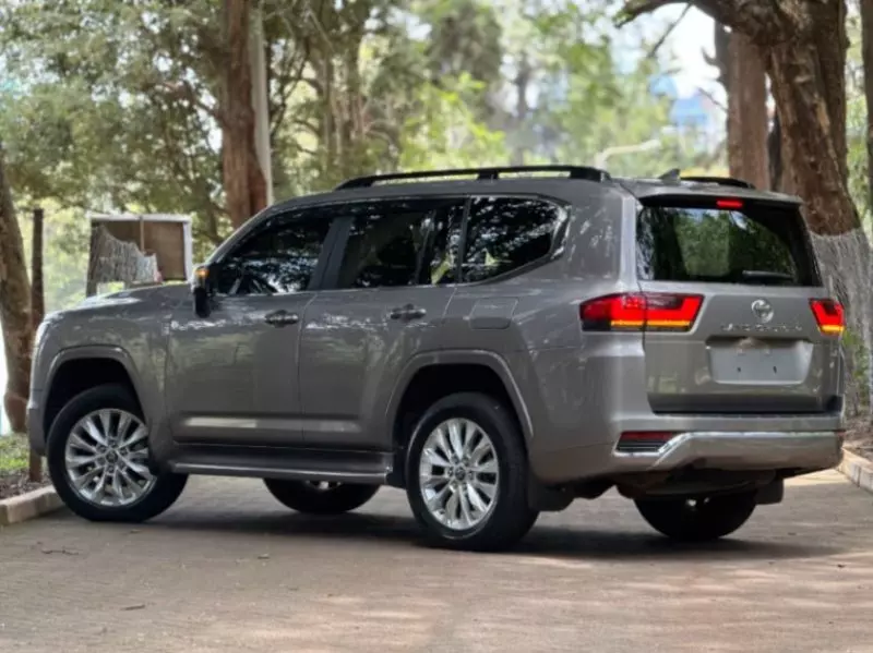 Toyota Landcruiser 300   - 2021