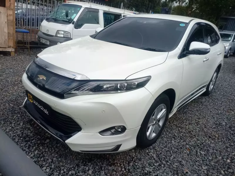 Toyota Harrier   - 2016