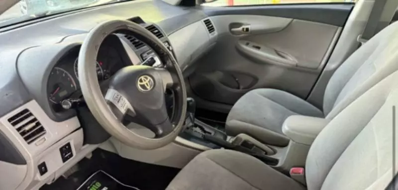 Toyota corolla   - 2012
