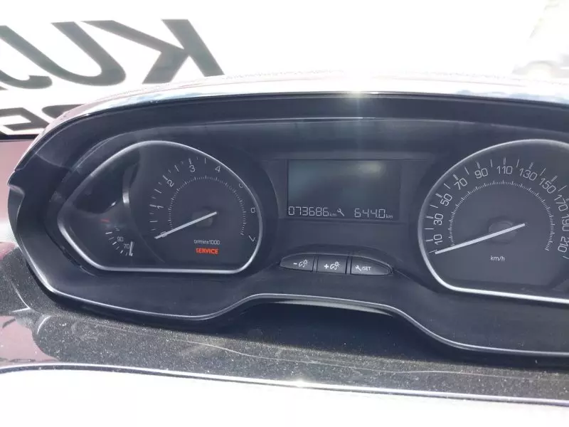 Peugeot 208   - 2016