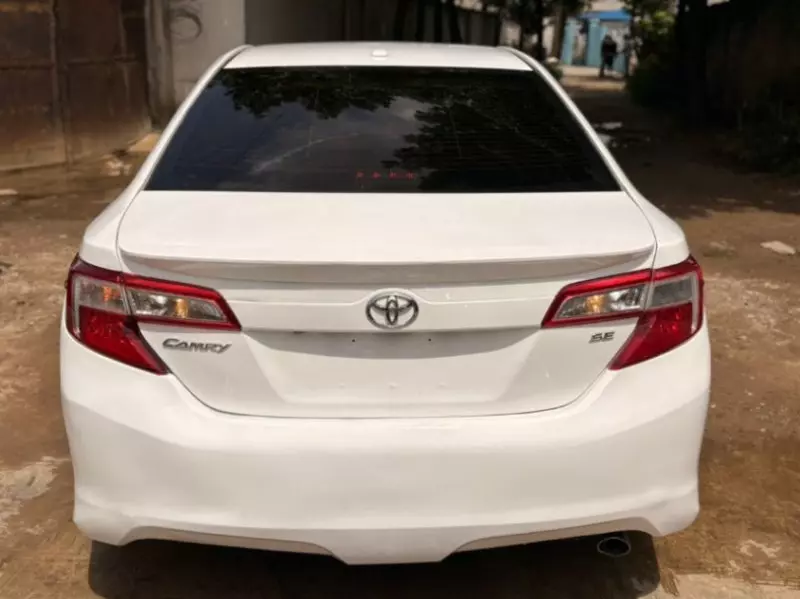 Toyota Camry   - 2013