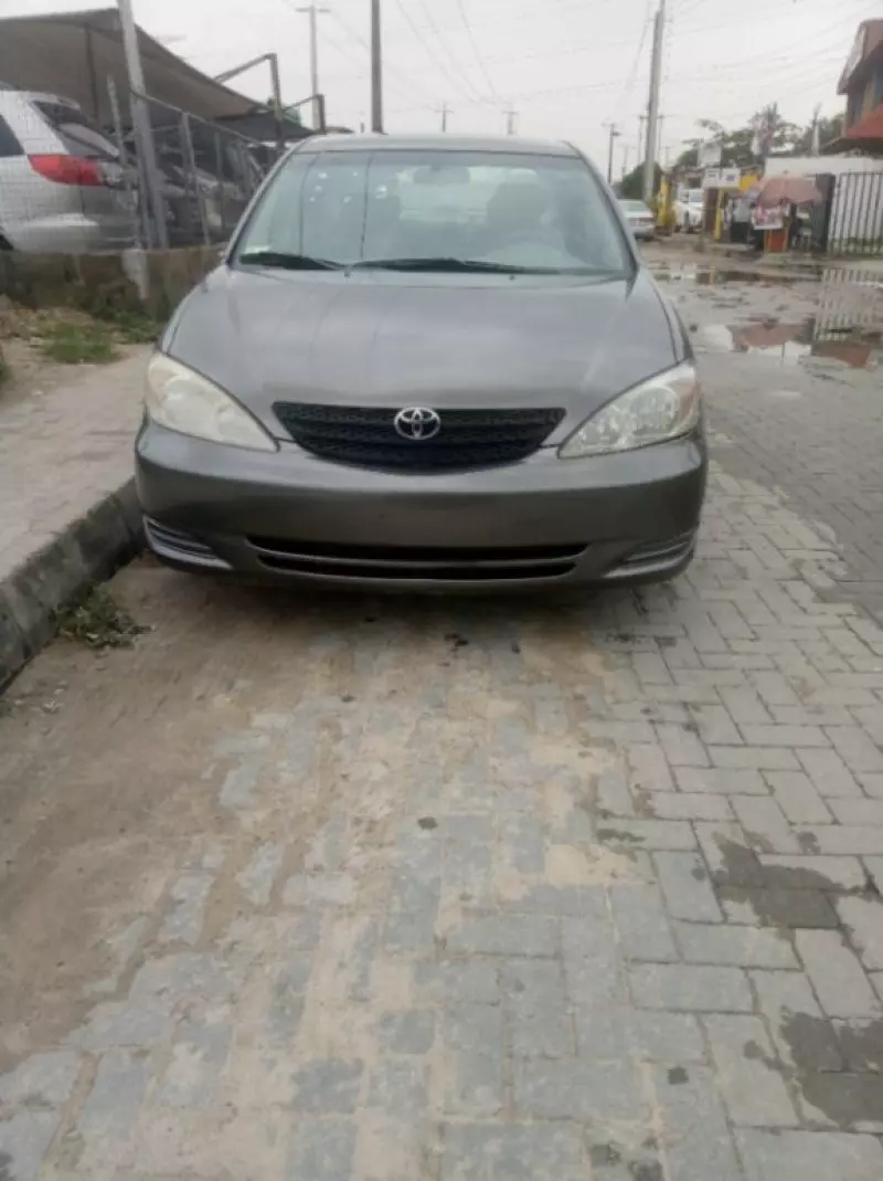 Toyota Camry   - 2003