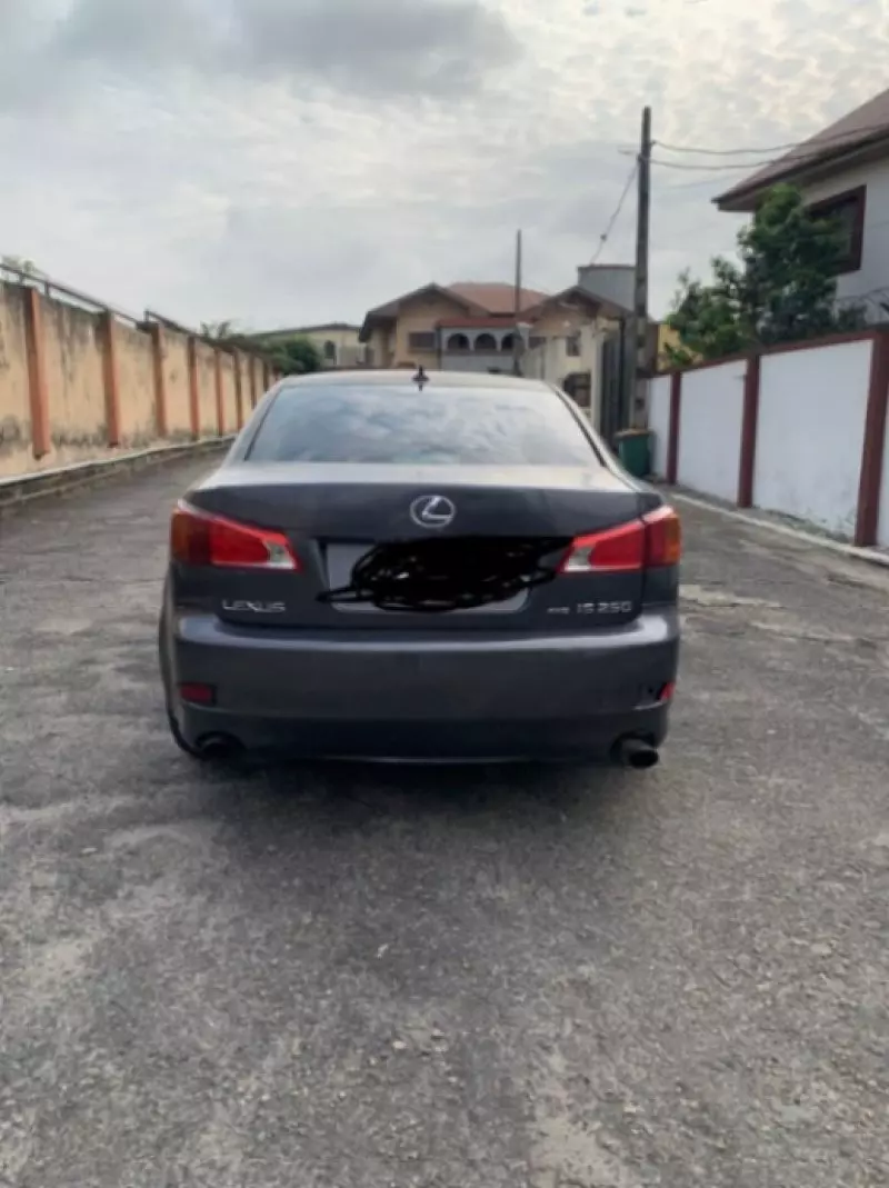 Lexus IS 250   - 2010