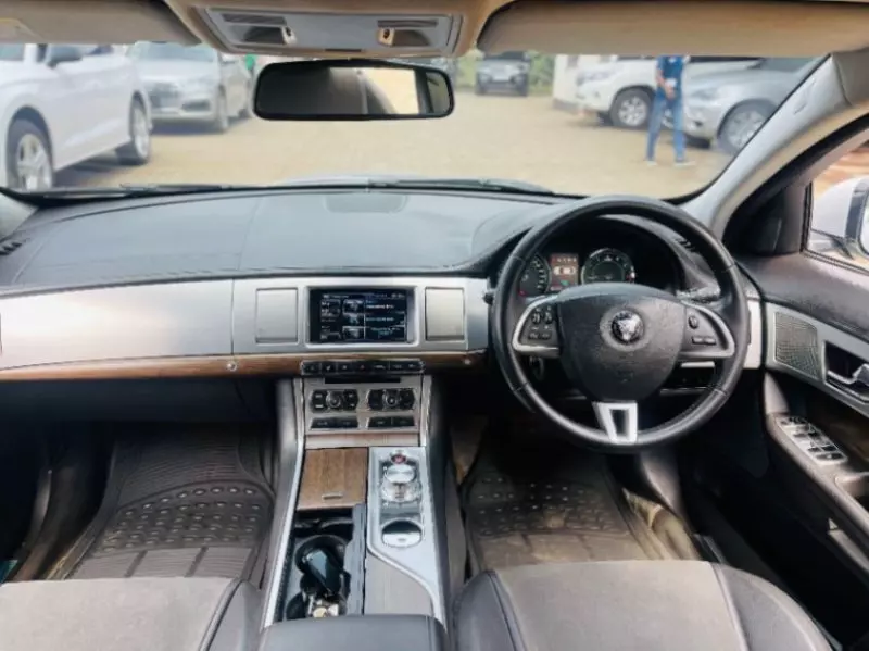 Jaguar XF   - 2017