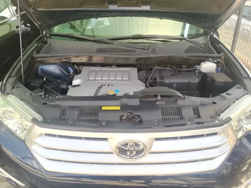 Toyota Highlander   - 2011