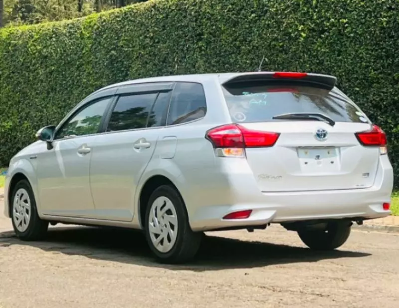 Toyota Fielder hybrid    - 2018