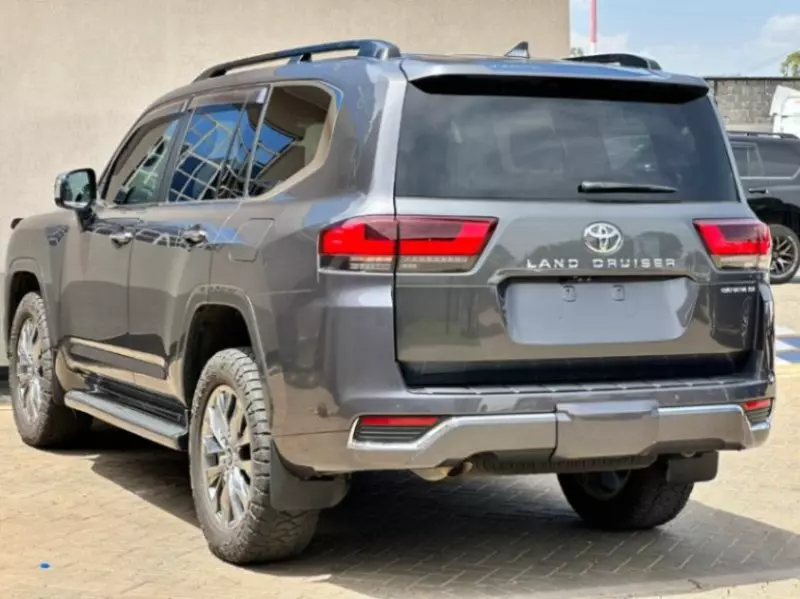 Toyota LAND CRUISER 300 LC300