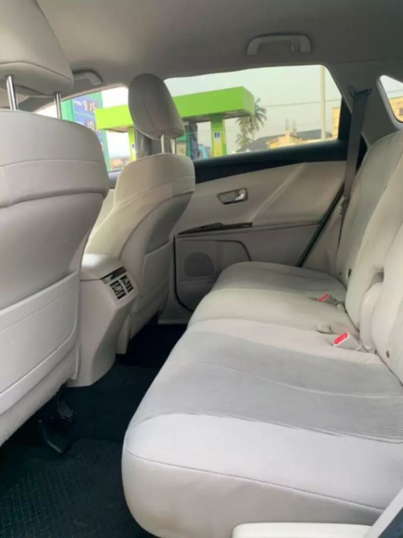 Toyota Venza   - 2012