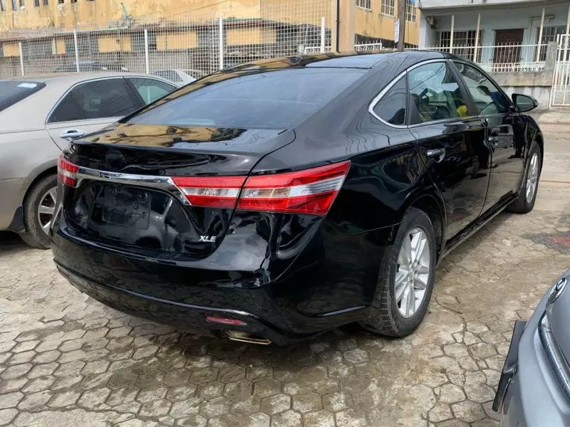 Toyota Avalon   - 2014