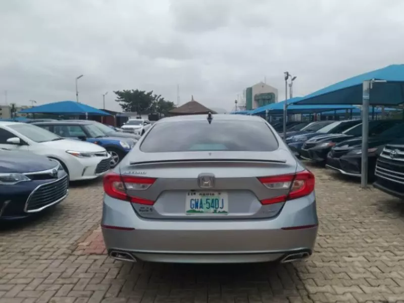 Honda Accord   - 2022
