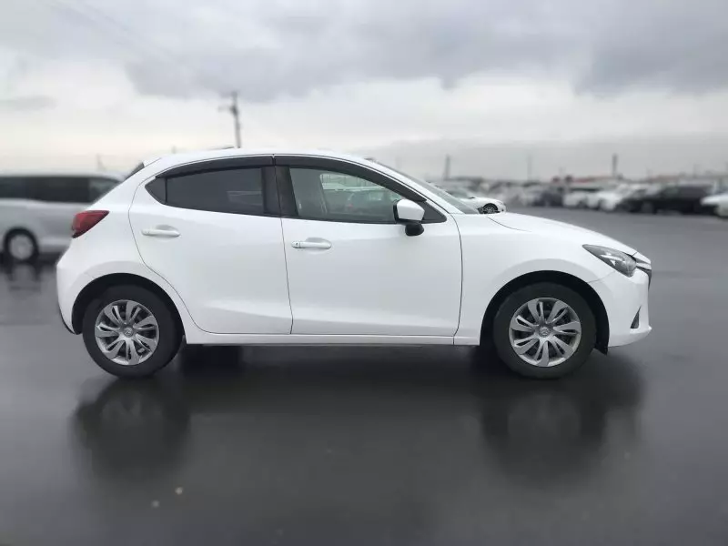Mazda Demio   - 2017