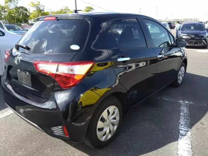 Toyota Vitz   - 2018