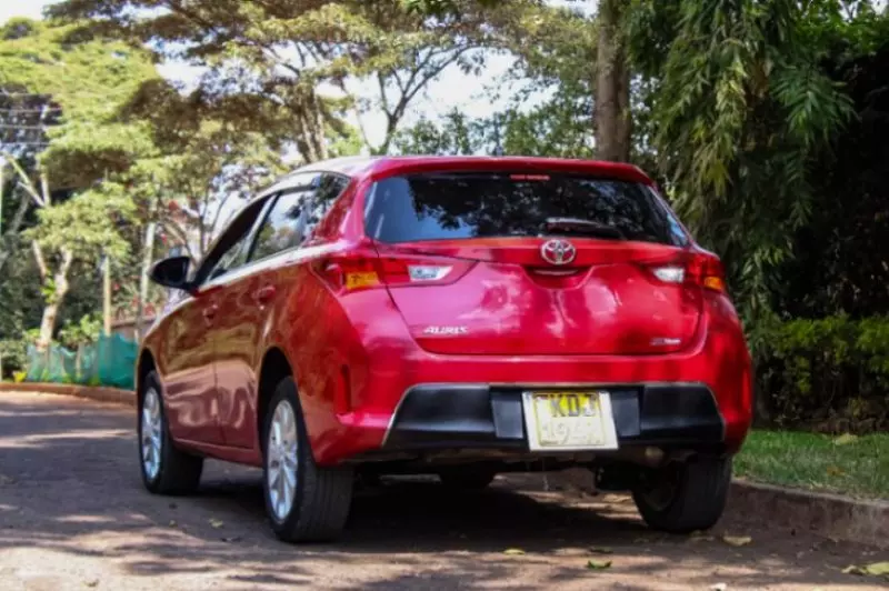 Toyota Auris   - 2015