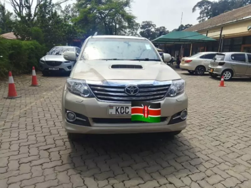Toyota Fortuner   - 2006