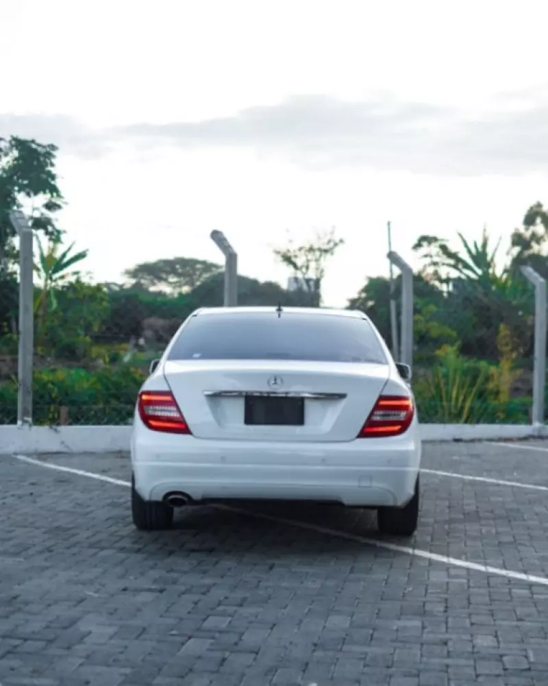 Mercedes-Benz C 200   - 2014