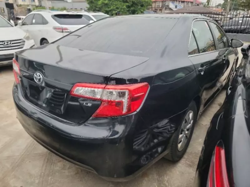 Toyota Camry - 2012