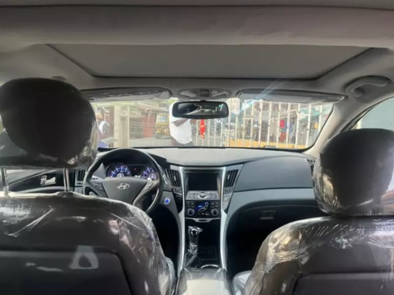 Hyundai Sonata   - 2013