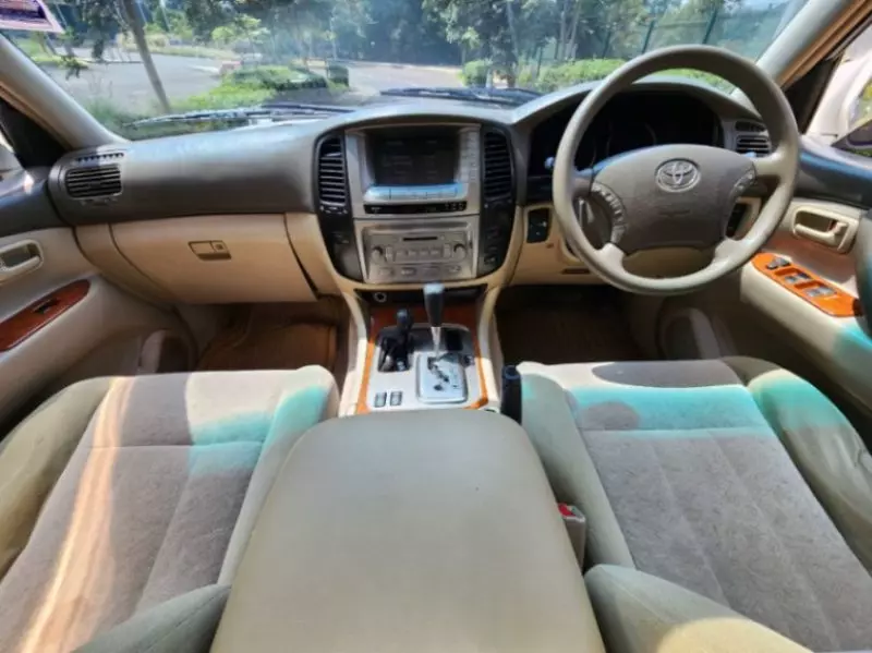 Toyota Land Cruiser   - 2005