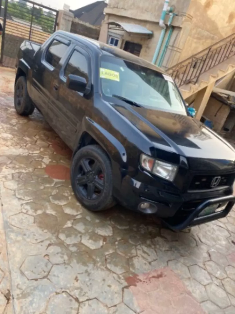 Honda Ridgeline   -