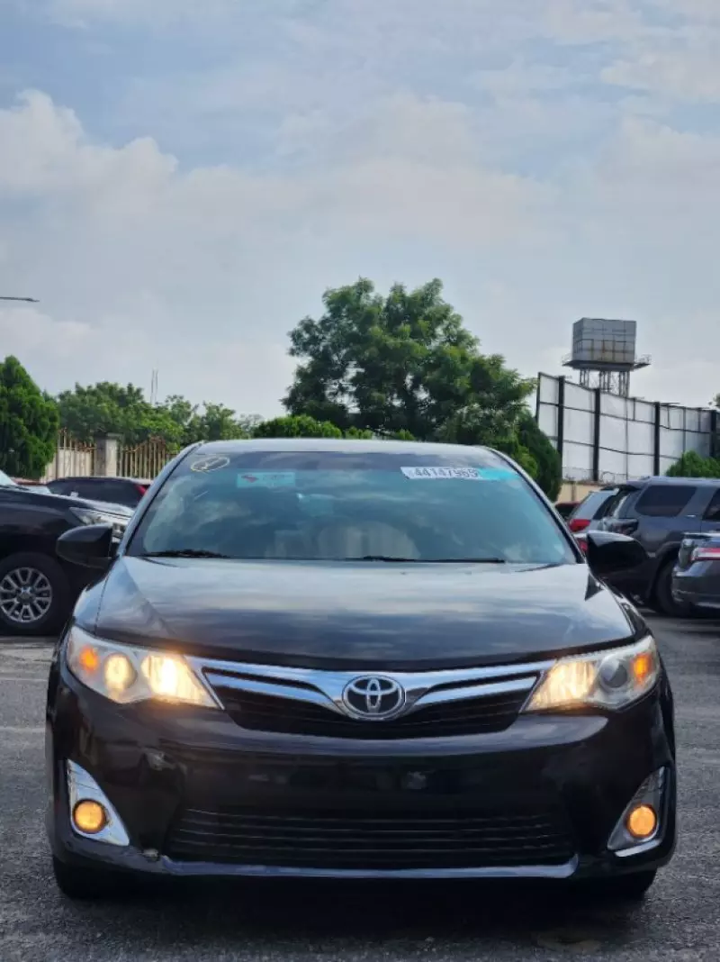 Toyota Camry   - 2012