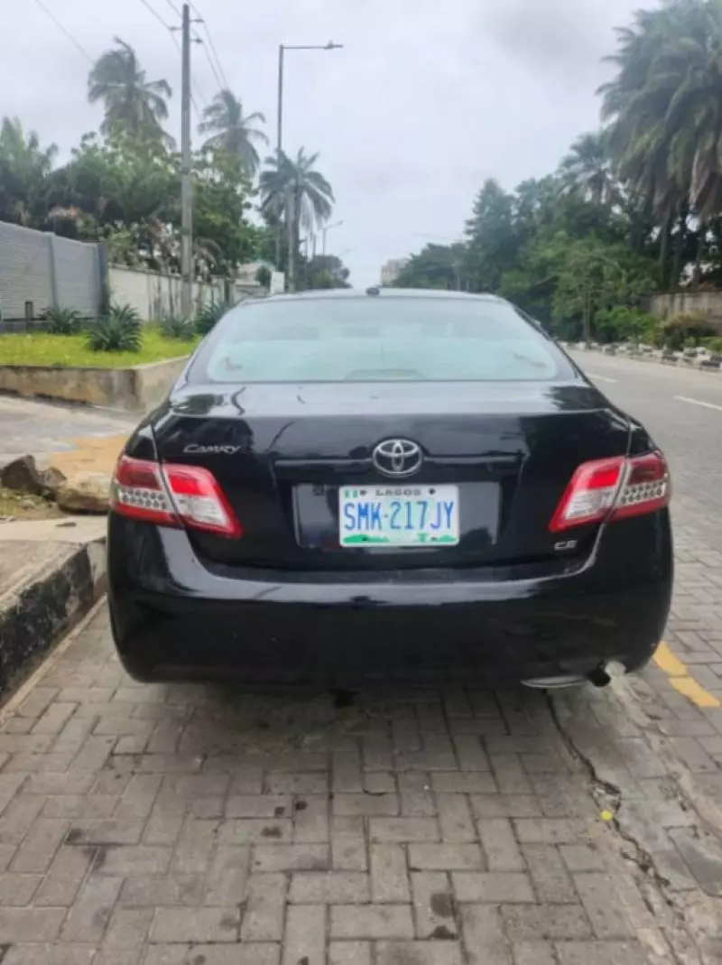Toyota Camry   - 2010