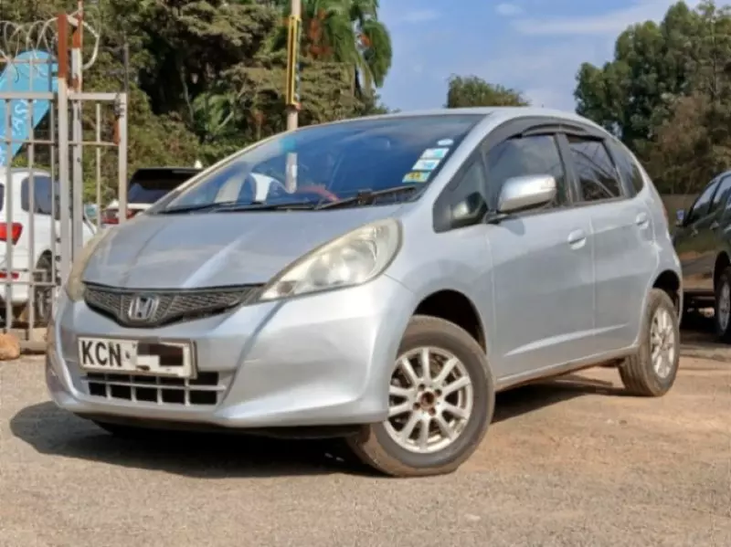Honda Fit   - 2010