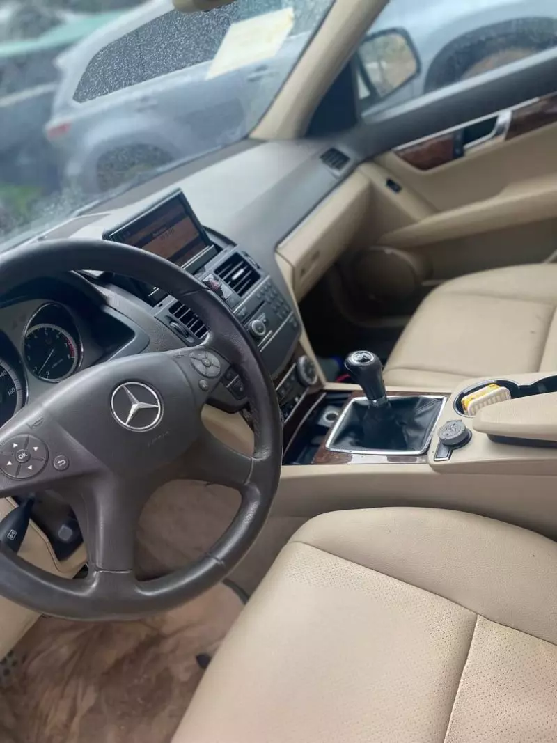 Mercedes-Benz C-Class   - 2009