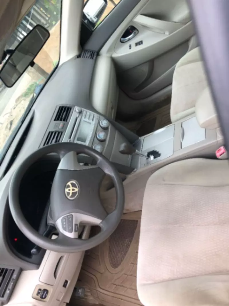 Toyota camry   - 2011