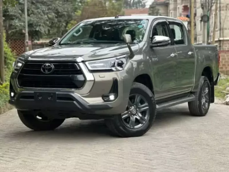 Toyota Hilux   - 2020