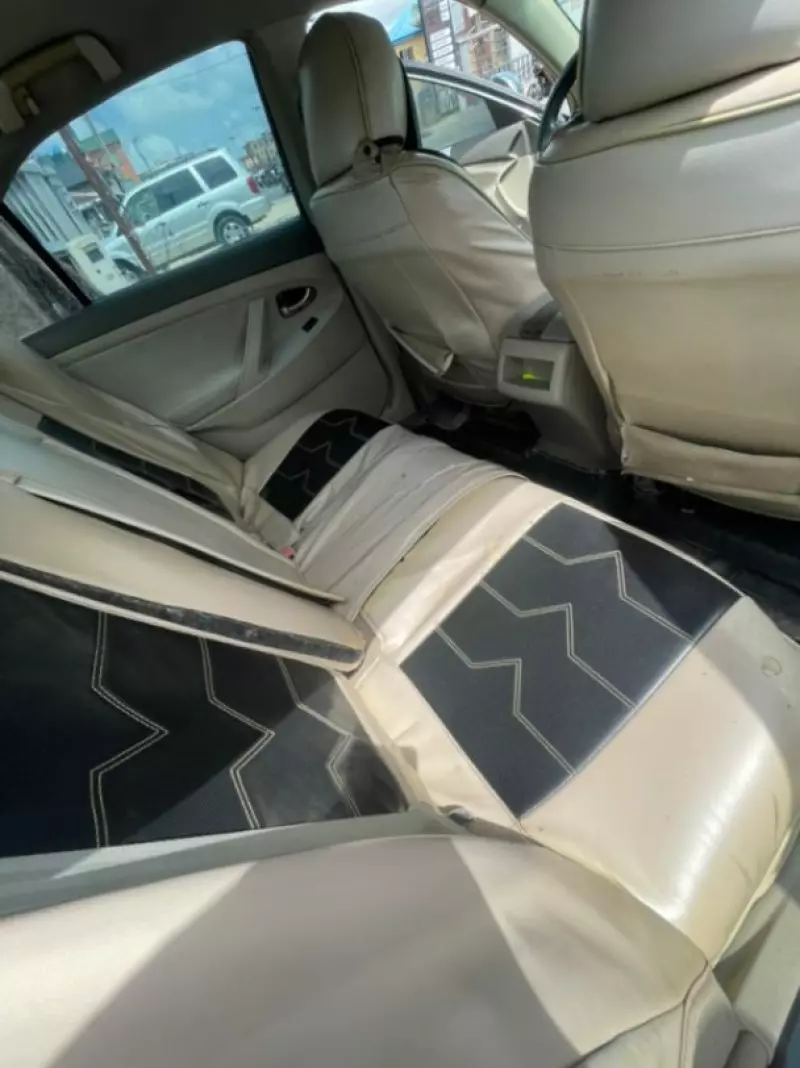 Toyota Camry   - 2009