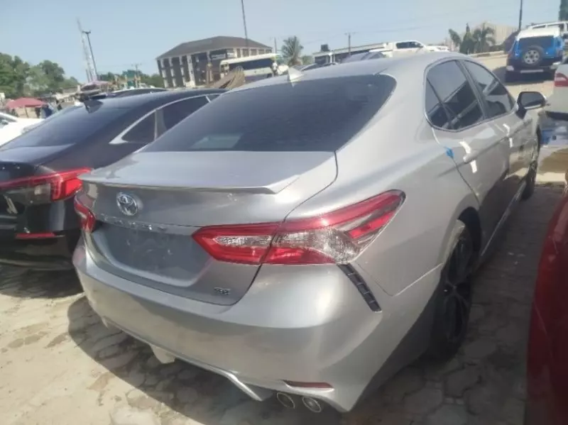 Toyota Camry   - 2019