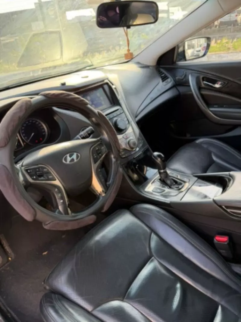 Hyundai Grandeur   - 2012