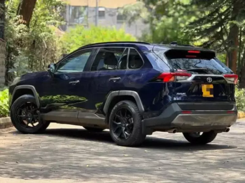 Toyota RAV 4   -