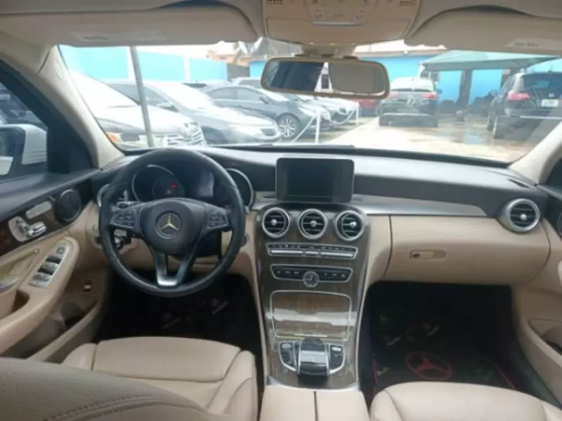Mercedes-Benz C 300   - 2015