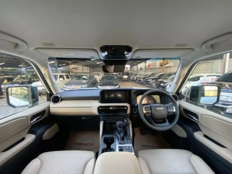 Toyota Landcruiser 300 GXR   - 2023