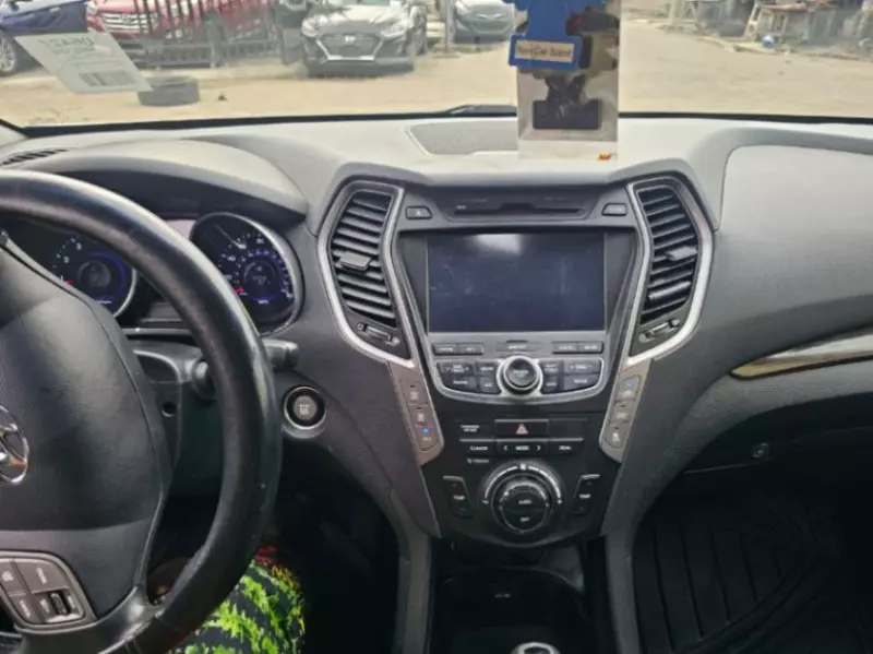 Hyundai Santa Fe - 2013