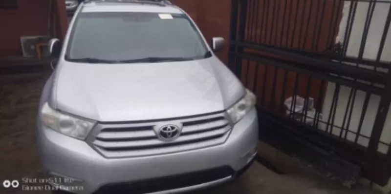 Toyota Highlander   - 2012