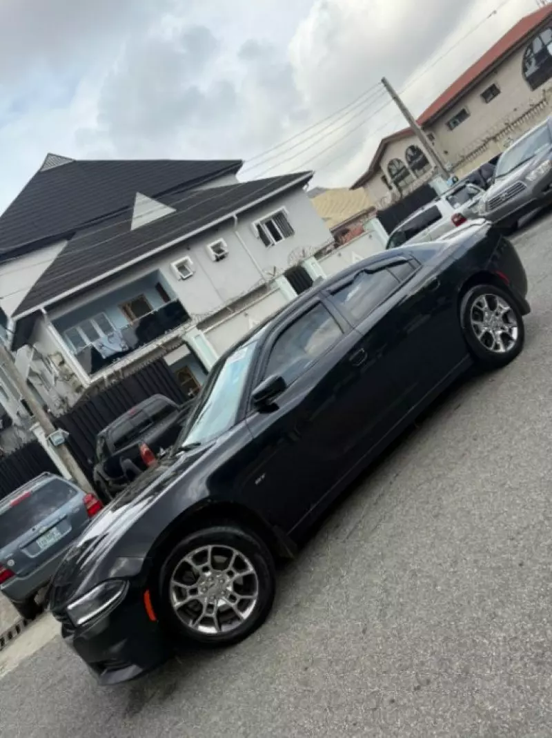 Dodge Charger   - 2018