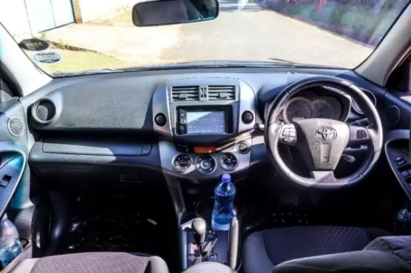 Toyota Vanguard    - 2011