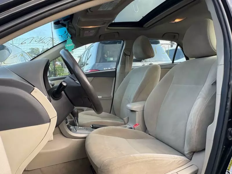 Toyota Camry   - 2011