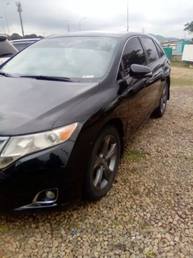 Toyota Venza   - 2011