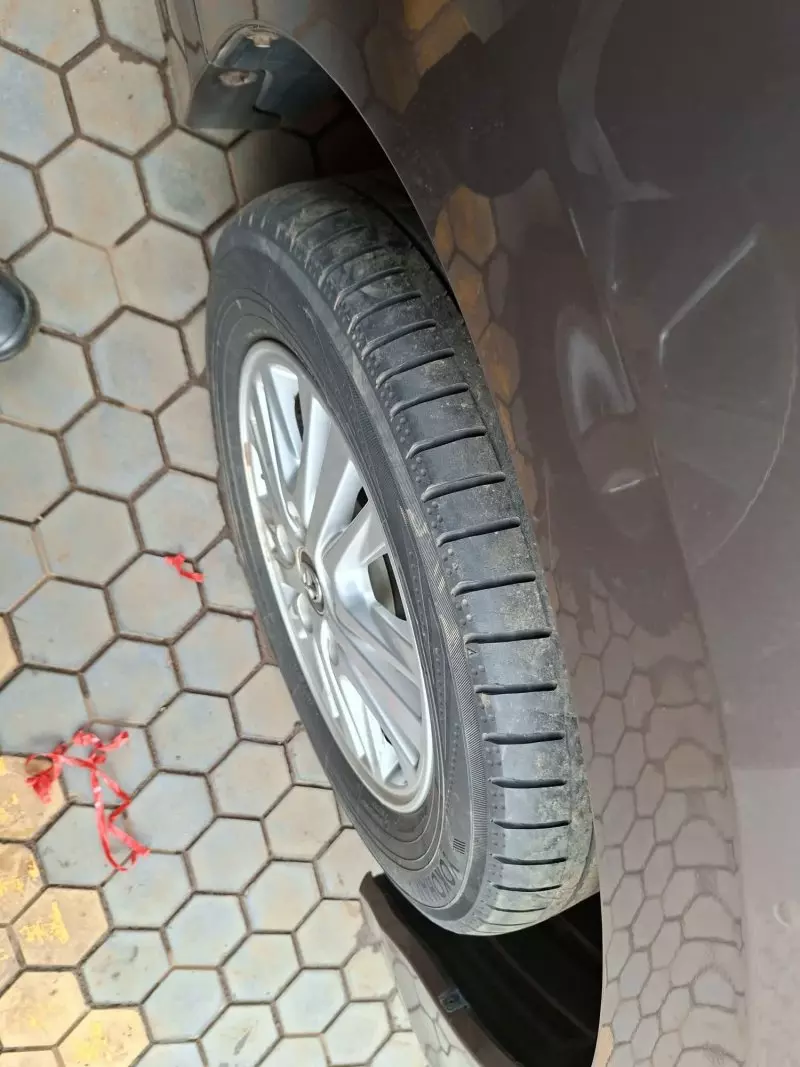 Toyota Noah   - 2016