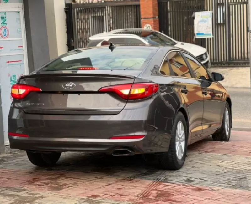 Hyundai Sonata   - 2015