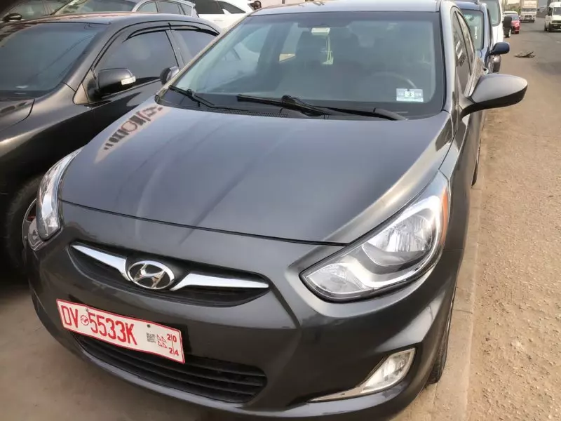 Hyundai Accent   - 2012