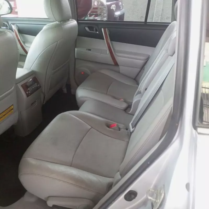 Toyota Highlander   - 2013