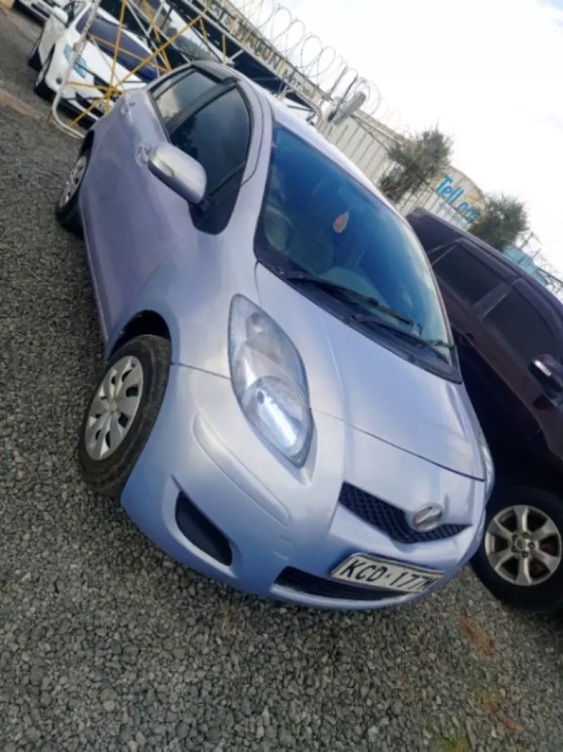 Toyota Vitz   - 2008