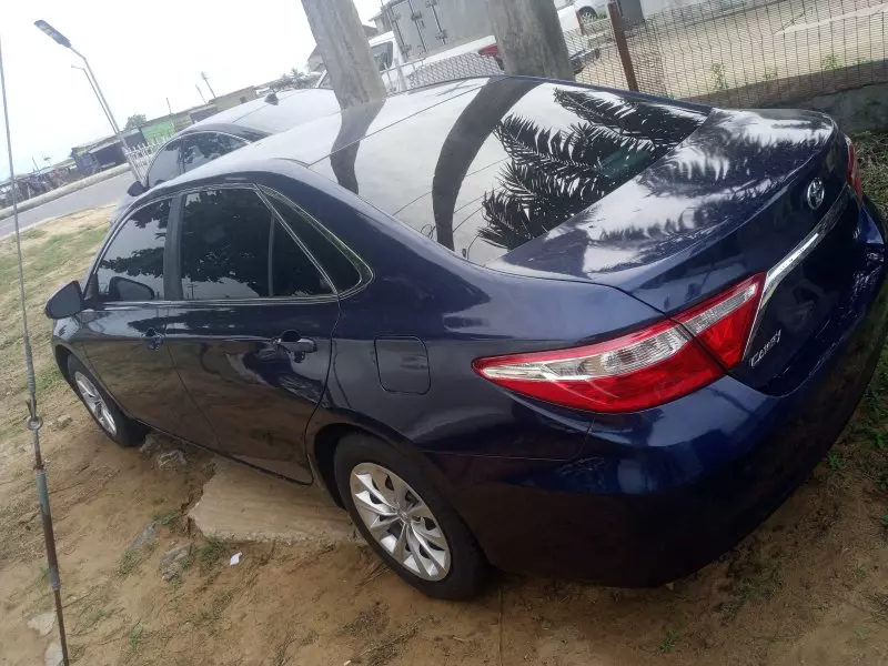 Toyota Camry   - 2016