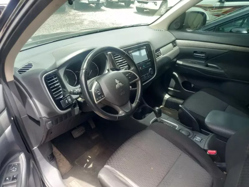 Mitsubishi OUTLANDER   - 2014