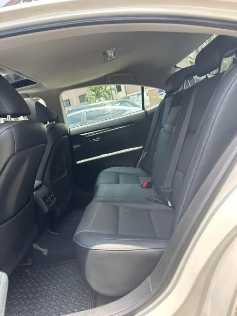 Lexus ES 350   - 2017