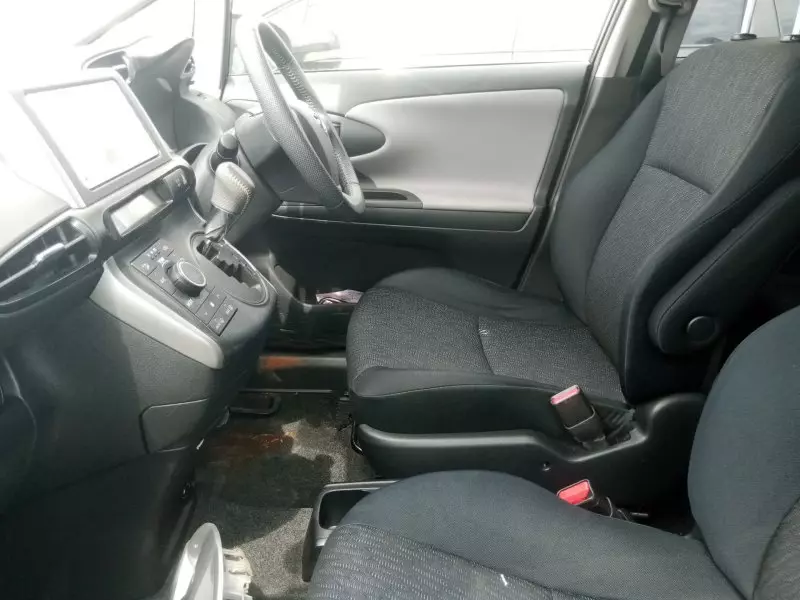 Toyota Wish   - 2012